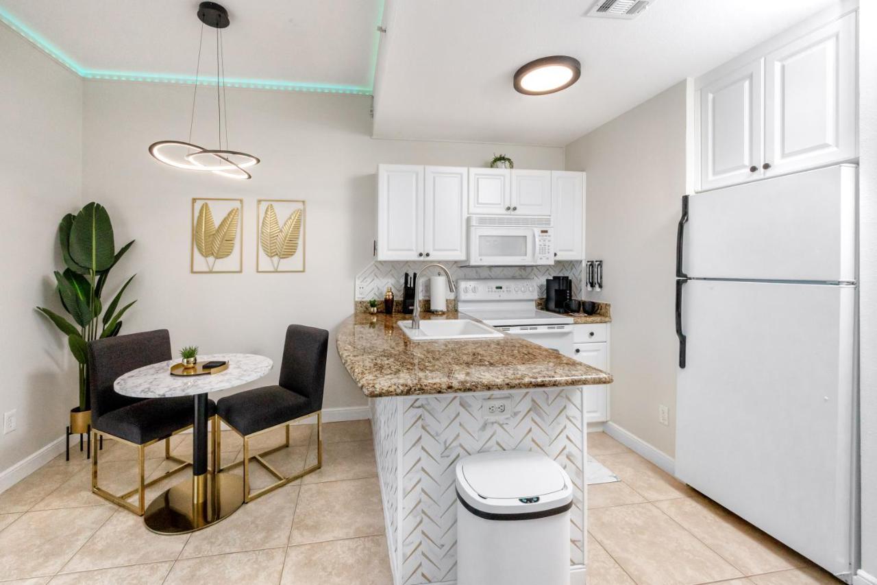 Elegant Waterfront Place For Two/Boca Ciega Resort Sint-Petersburg Buitenkant foto