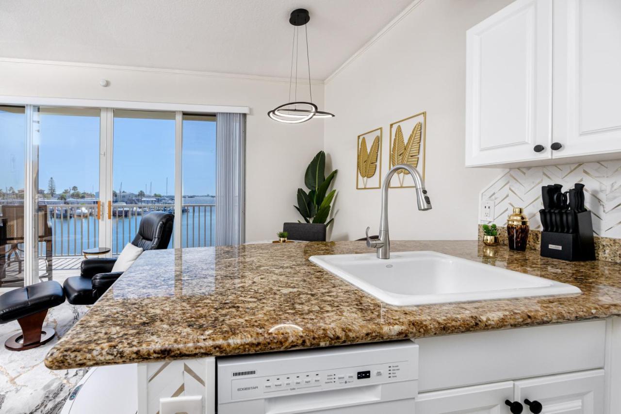 Elegant Waterfront Place For Two/Boca Ciega Resort Sint-Petersburg Buitenkant foto