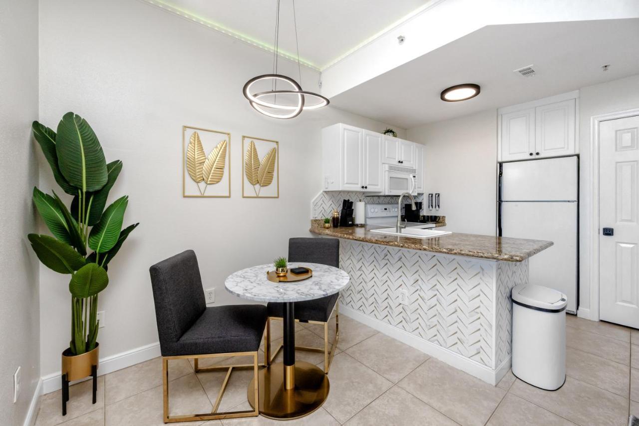 Elegant Waterfront Place For Two/Boca Ciega Resort Sint-Petersburg Buitenkant foto