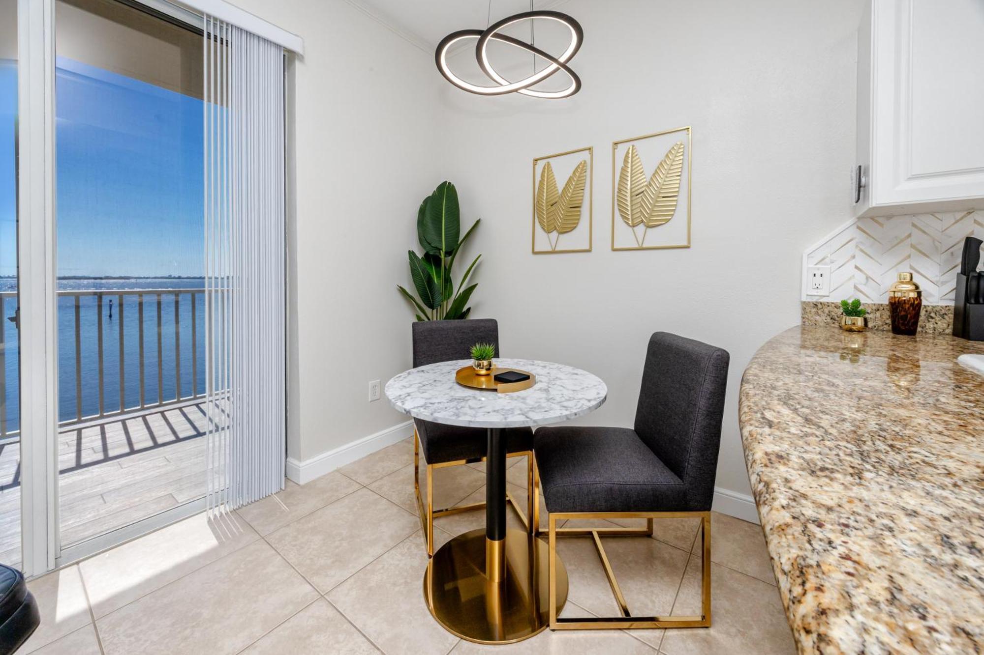 Elegant Waterfront Place For Two/Boca Ciega Resort Sint-Petersburg Buitenkant foto