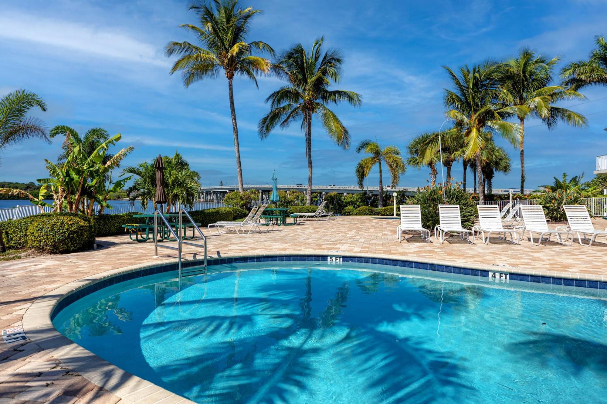 Elegant Waterfront Place For Two/Boca Ciega Resort Sint-Petersburg Buitenkant foto